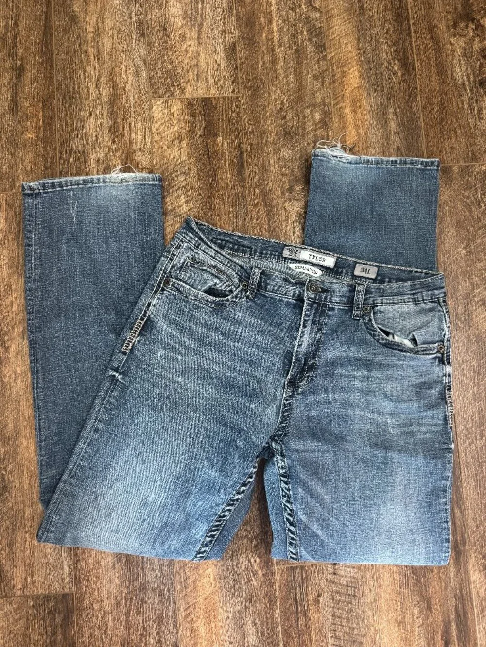 BKE Tyler Straight Leg Medium Wash Distressed Denim Jeans Size 34L